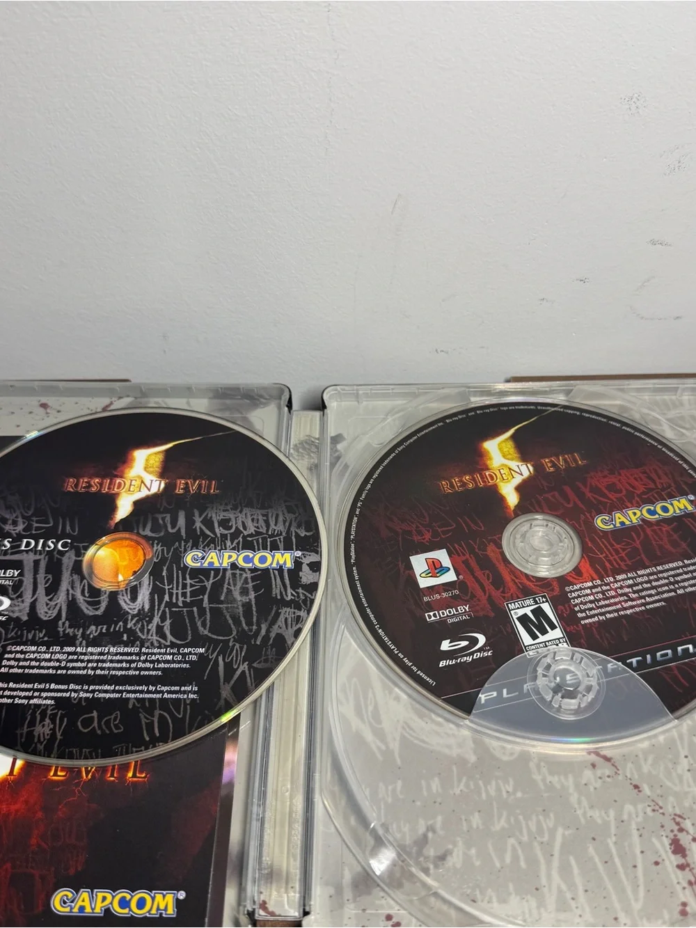 Resident Evil 5 for PS3 Collectors Edition Steel case — 2 discs and manuals incl